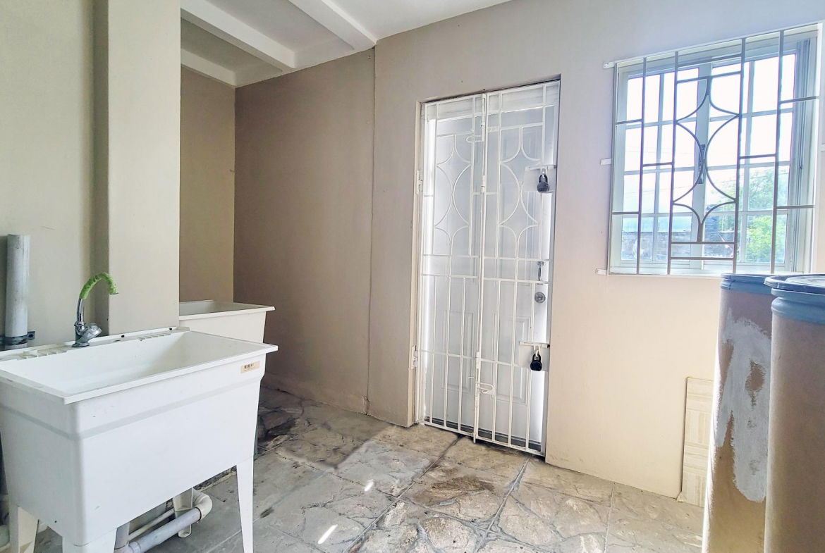 Ninth image of 135 North East 20th Street in Greater Portmore, St. Catherine, Jamaica - property is For Rent