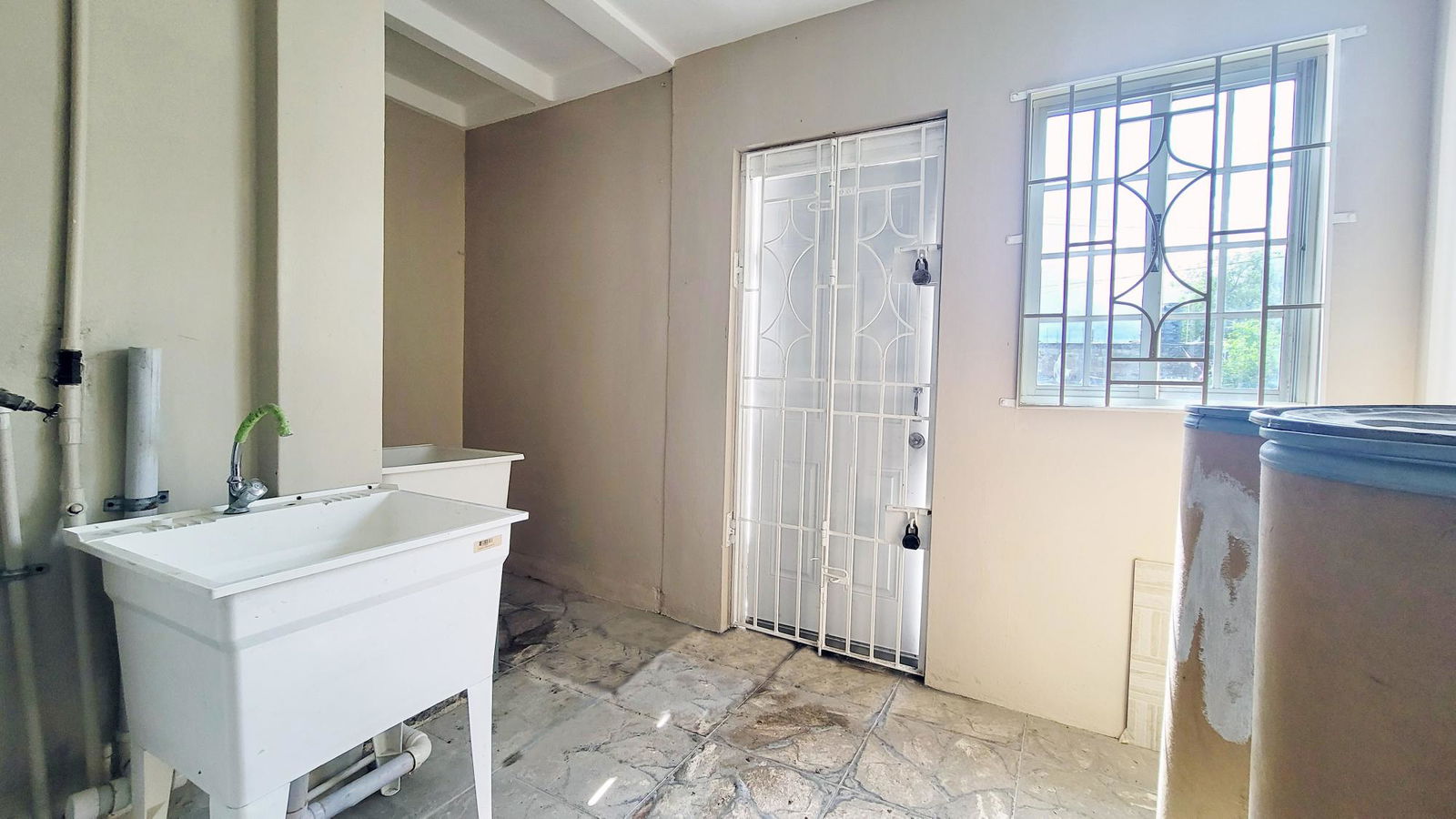 Ninth image of 135 North East 20th Street in Greater Portmore, St. Catherine, Jamaica - property is For Rent