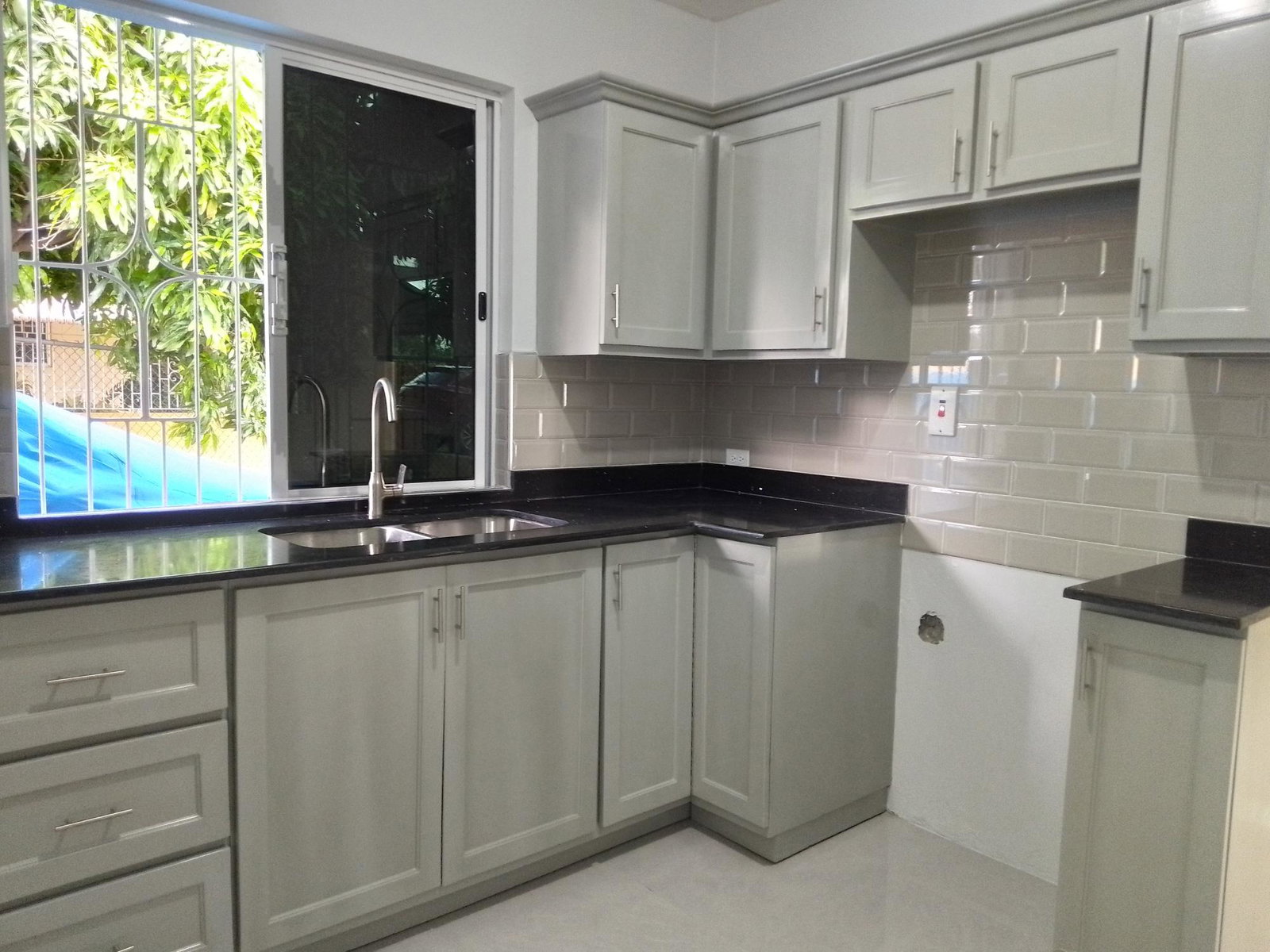 Seventh image of Druesdale Avenue in Kingston 19, St. Andrew, Jamaica - property is For Rent