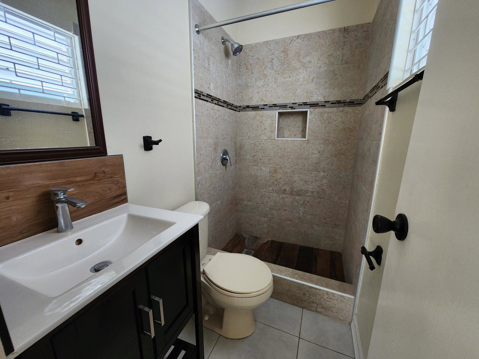 Eighth image of 2-18 Doreen Mews, Stadium Gar in Kingston 5, St. Andrew, Jamaica - property is For Rent