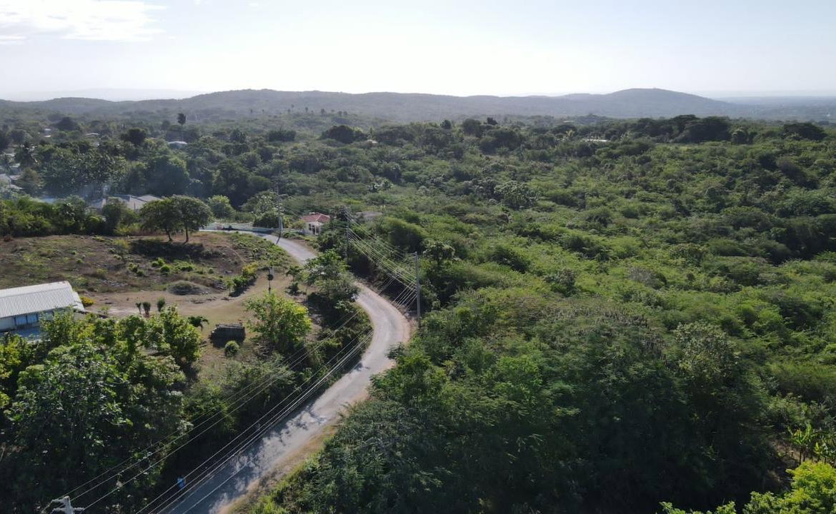 Third image of Rosewell in Rosewell, Clarendon, Jamaica - property is For Sale