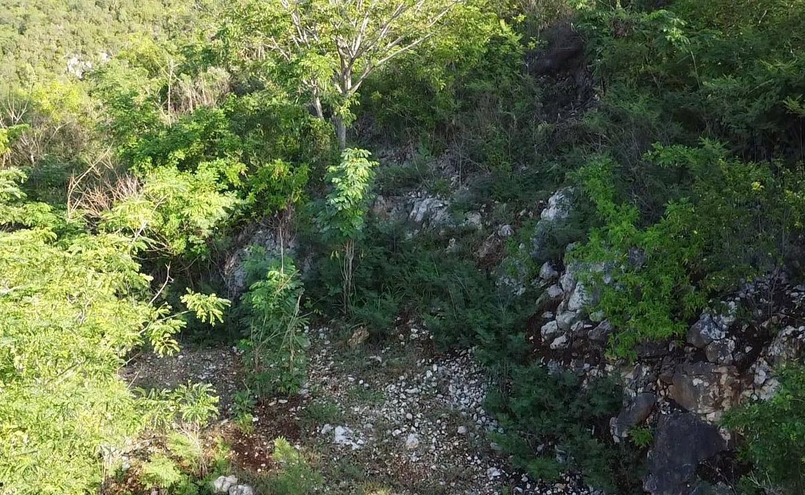 Seventh image of 72 Tom Cringle Drive in Red Hills, St. Andrew, Jamaica - property is For Sale