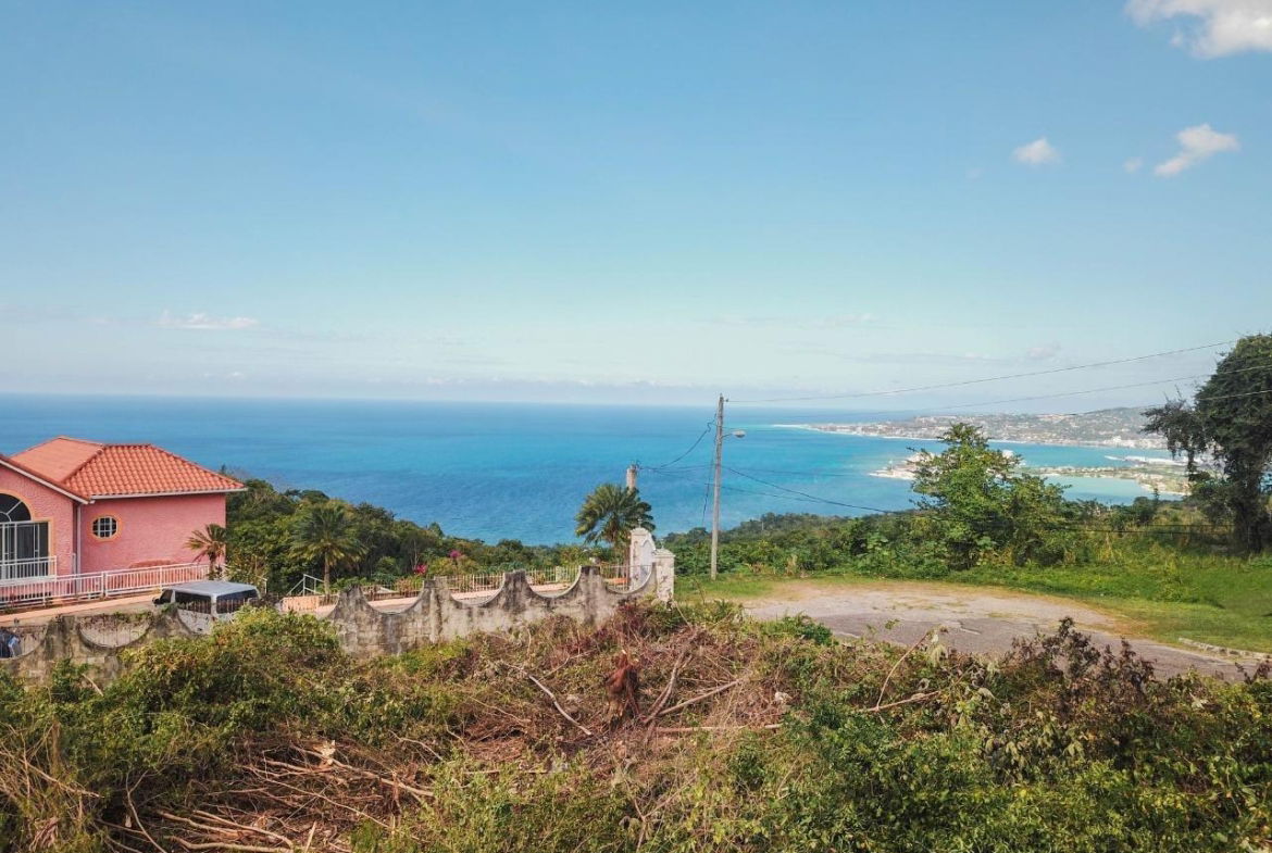 Ninth image of 15- Clarridge Hall in Spring Garden, St. James, Jamaica - property is For Sale