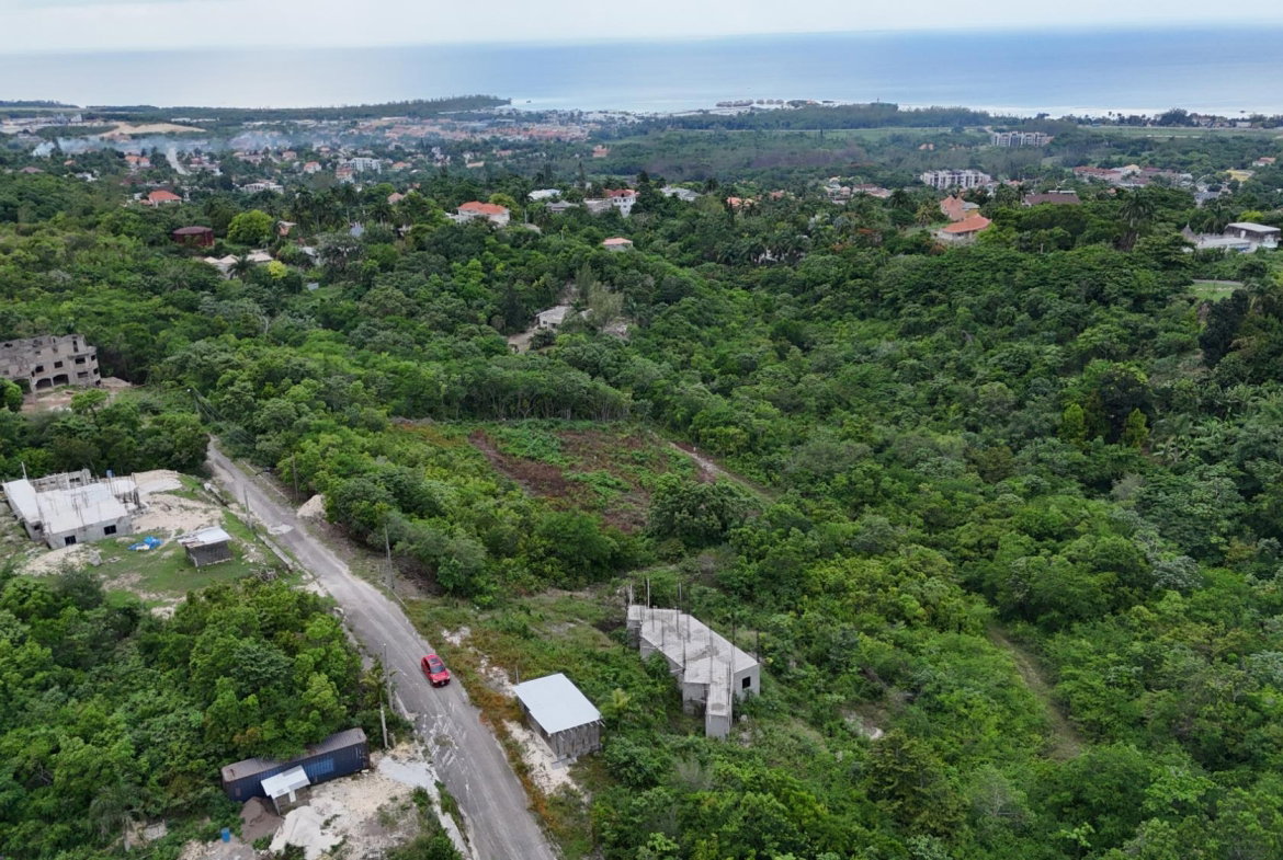 Eighth image of 309 South Hartfield in Montego Bay, St. James, Jamaica - property is For Sale