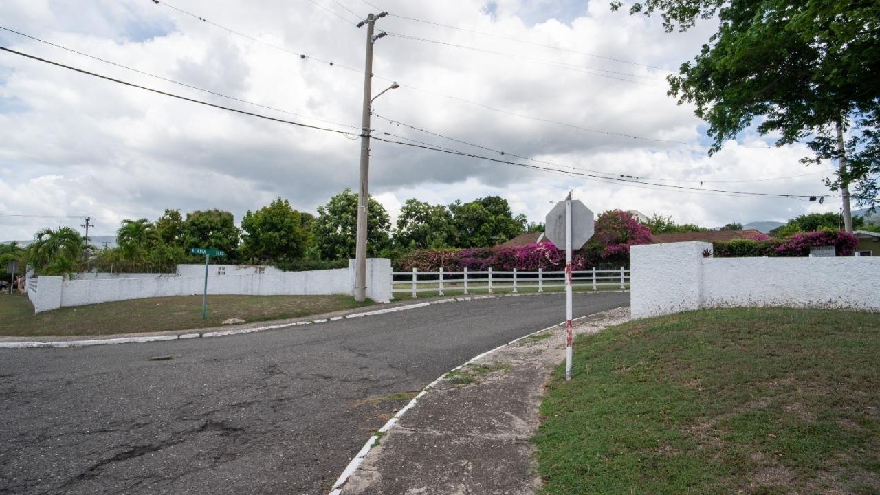 Solar-Powered-4-Bedroom-Townhouse-for-Rent-in-St.-Andrew-Jamaica Second image of 8 Acadia Circle in Kingston 6, St. Andrew, Jamaica - property is For Rent