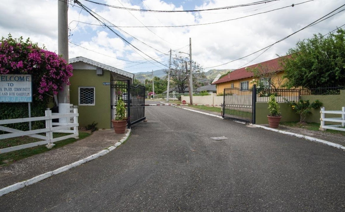 First image of 8 Acadia Circle in Kingston 6, St. Andrew, Jamaica - property is For Rent