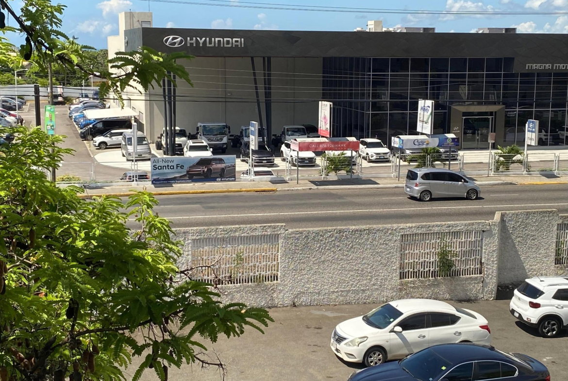 Eleventh image of 306b-12-16 Oxford Road in Kingston 5, St. Andrew, Jamaica - property is For Rent