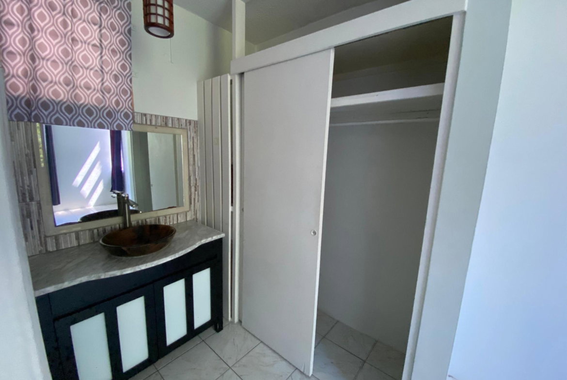 Seventh image of 306b-12-16 Oxford Road in Kingston 5, St. Andrew, Jamaica - property is For Rent