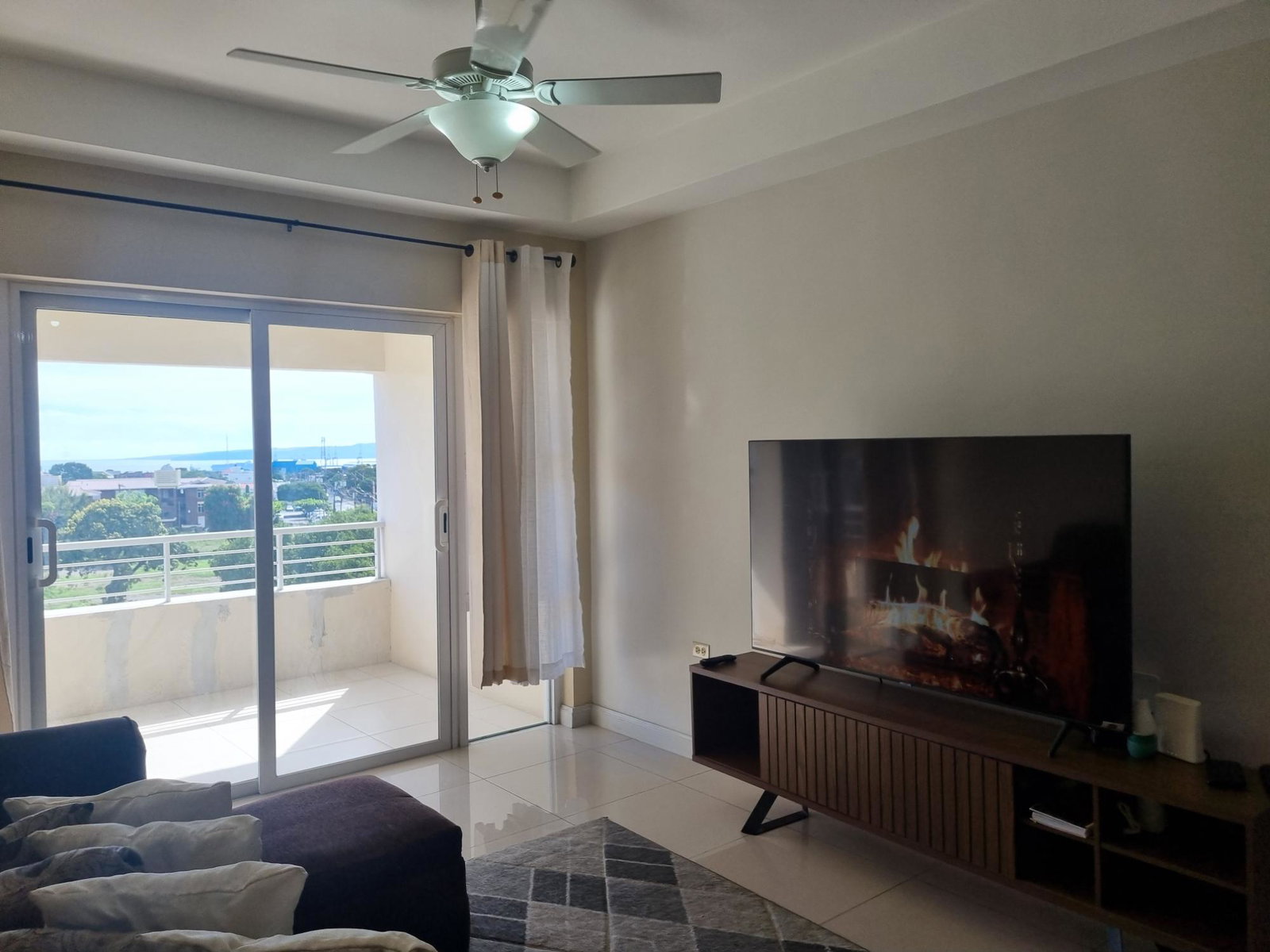 Twelfth image of 410-1-3 Ruthven Road in Kingston 5, St. Andrew, Jamaica - property is For Rent