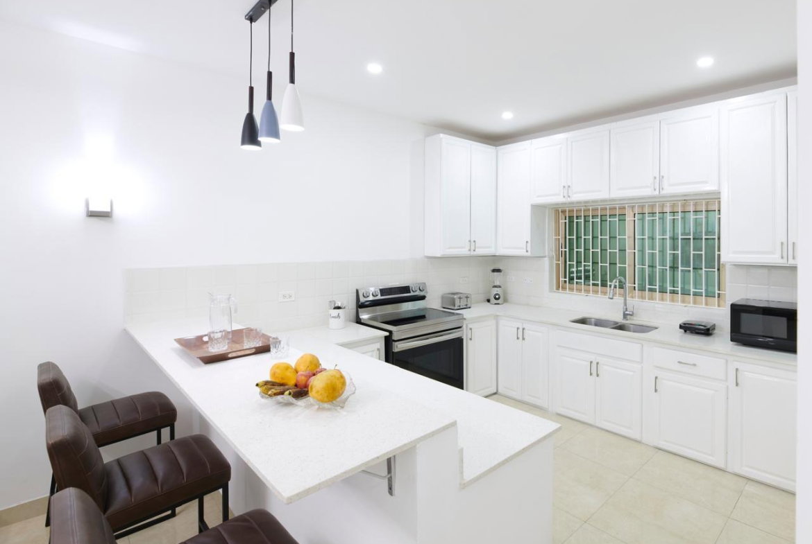 Sixth image of 15 Leaders Ave, Red Hills in Montego Bay, St. James, Jamaica - property is For Rent