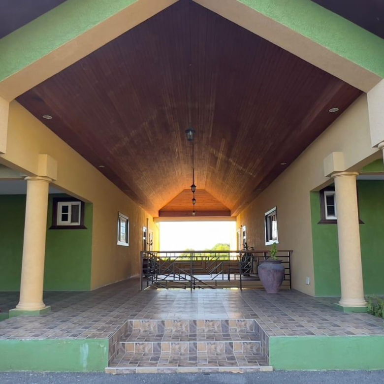 Spacious 3-Bedroom Apartment for Rent in Kingston, St. Andrew 11 First image of 4-1c Tavistock Terrace, Kingst in Kingston 6, St. Andrew, Jamaica - property is For Rent