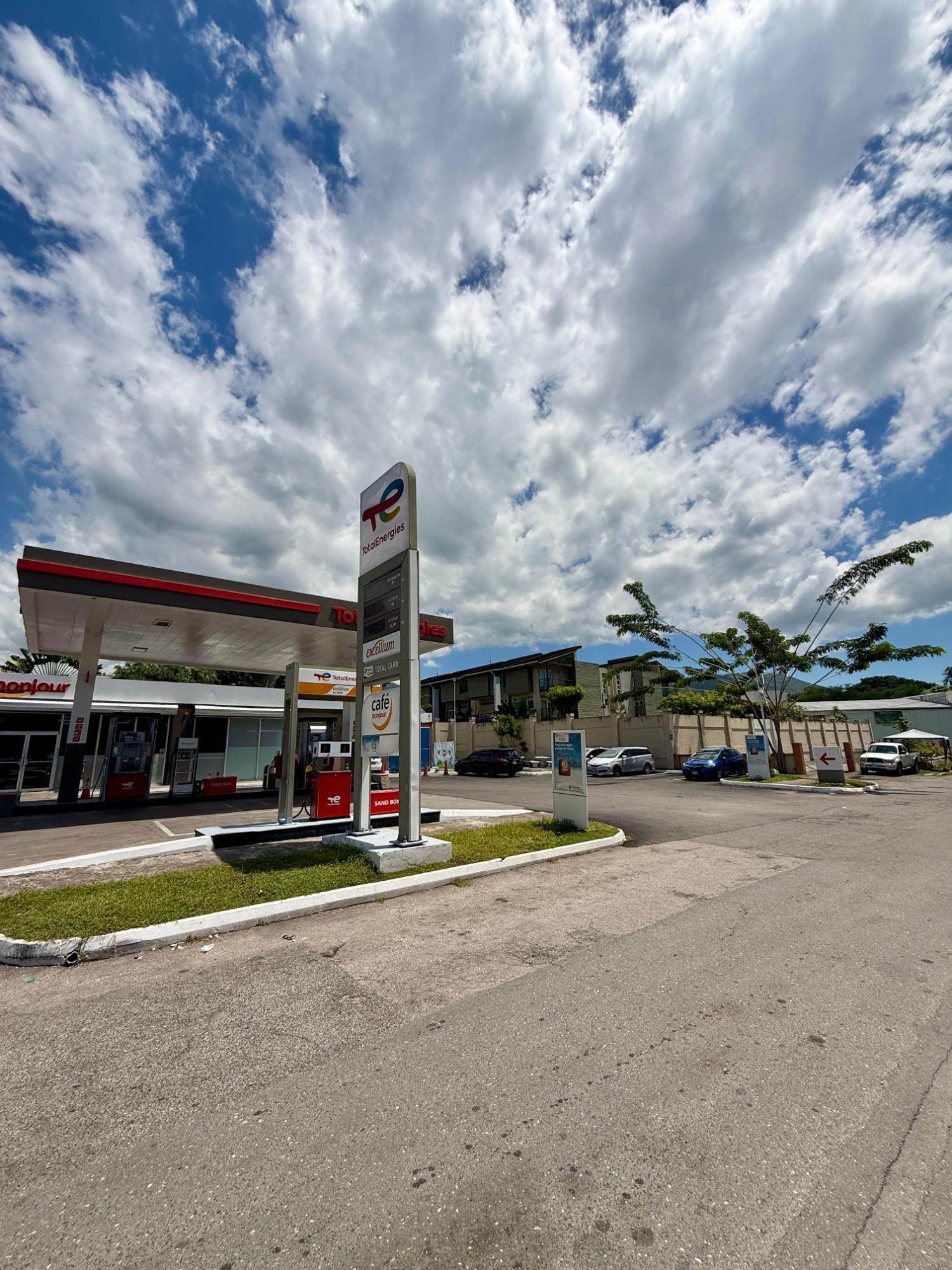 Twenty-Seventh image of Spathodia Avenue, Mona he in Kingston 6, St. Andrew, Jamaica - property is For Rent