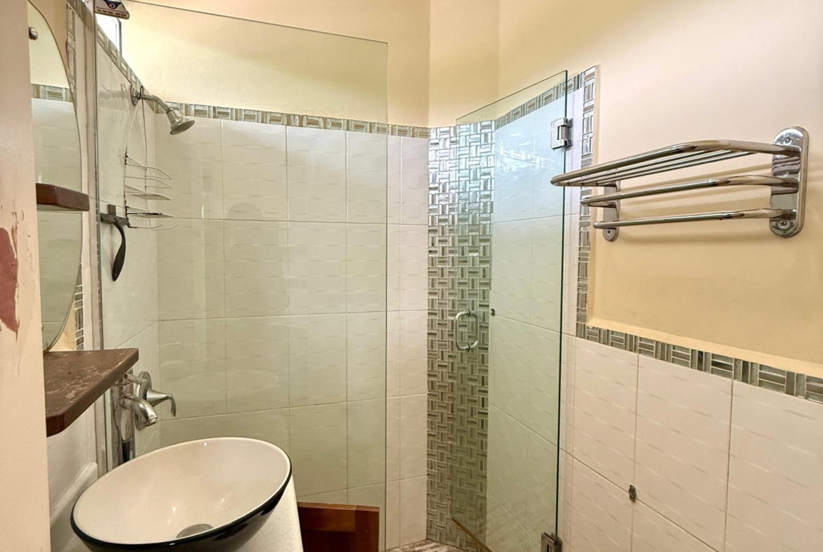 Eighth image of Spathodia Avenue, Mona he in Kingston 6, St. Andrew, Jamaica - property is For Rent