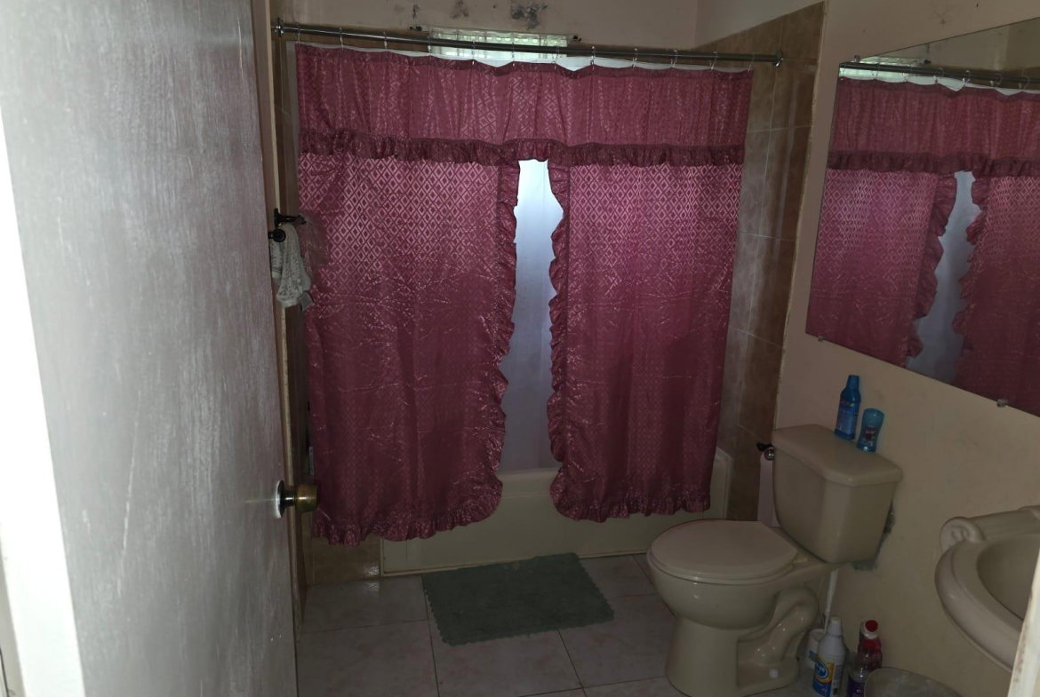 Eighteenth image of 860 Upper Deck Avenue Porto b in Sign, St. James, Jamaica - property is For Sale