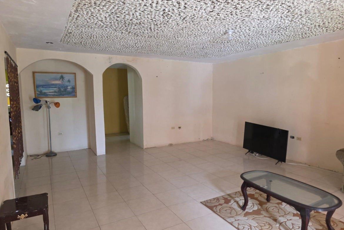 Ninth image of 860 Upper Deck Avenue Porto b in Sign, St. James, Jamaica - property is For Sale