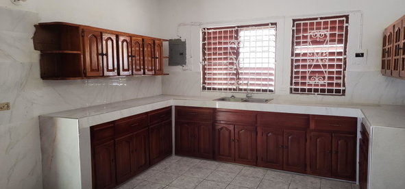 Tenth image of 417 Portobello Heights in Porto Bello Heights, St. James, Jamaica - property is For Rent