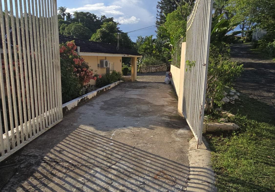 Seventh image of 10 Fort George Crescent in Kingston 9, St. Andrew, Jamaica - property is For Rent