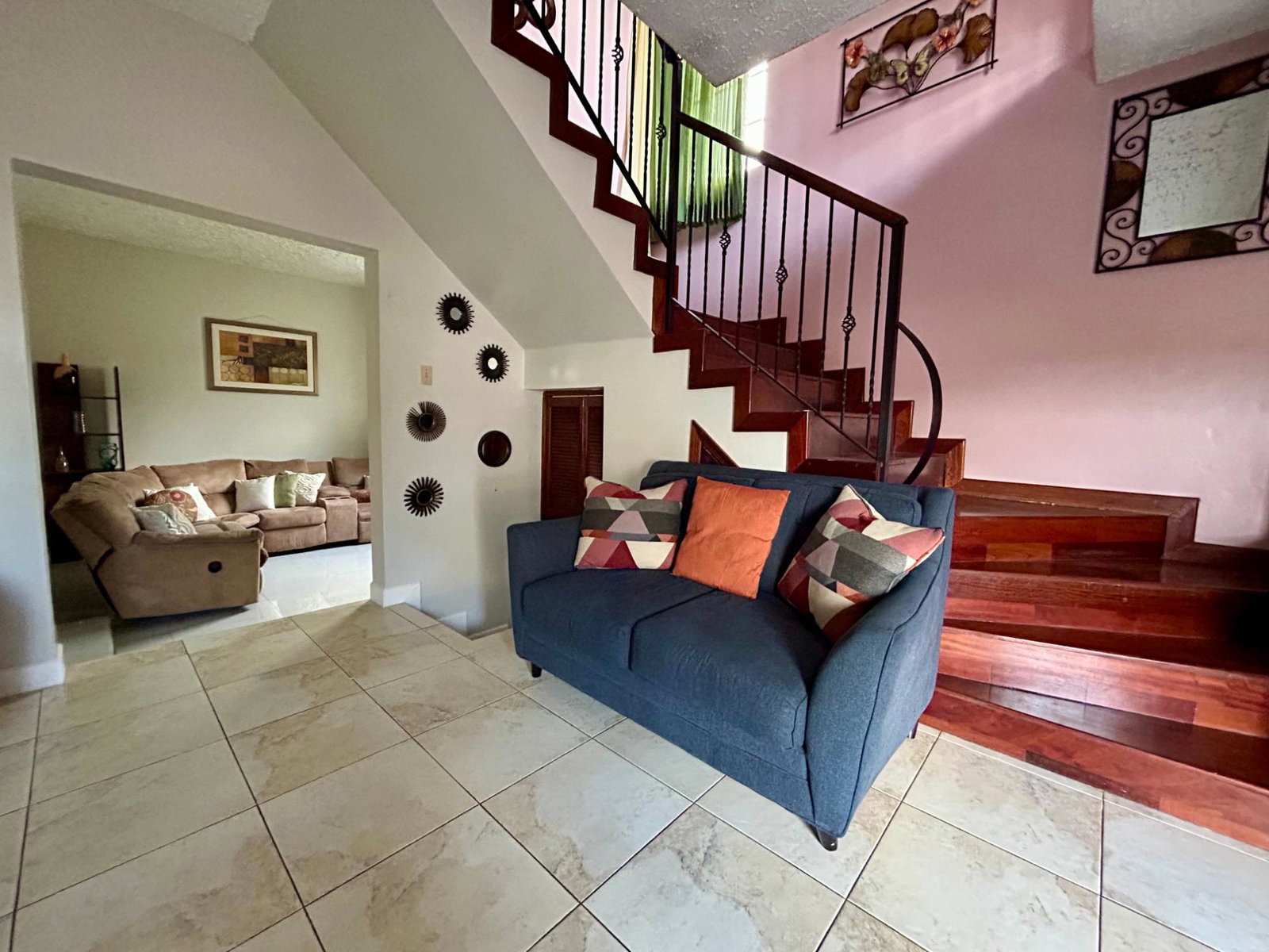 Spacious-4-Bedroom-House-for-Rent-in-East-Ingleside-Mandeville-Jamaica Second image of 4 Hoofatt dr East Ingleside in Mandeville, Manchester, Jamaica - property is For Rent