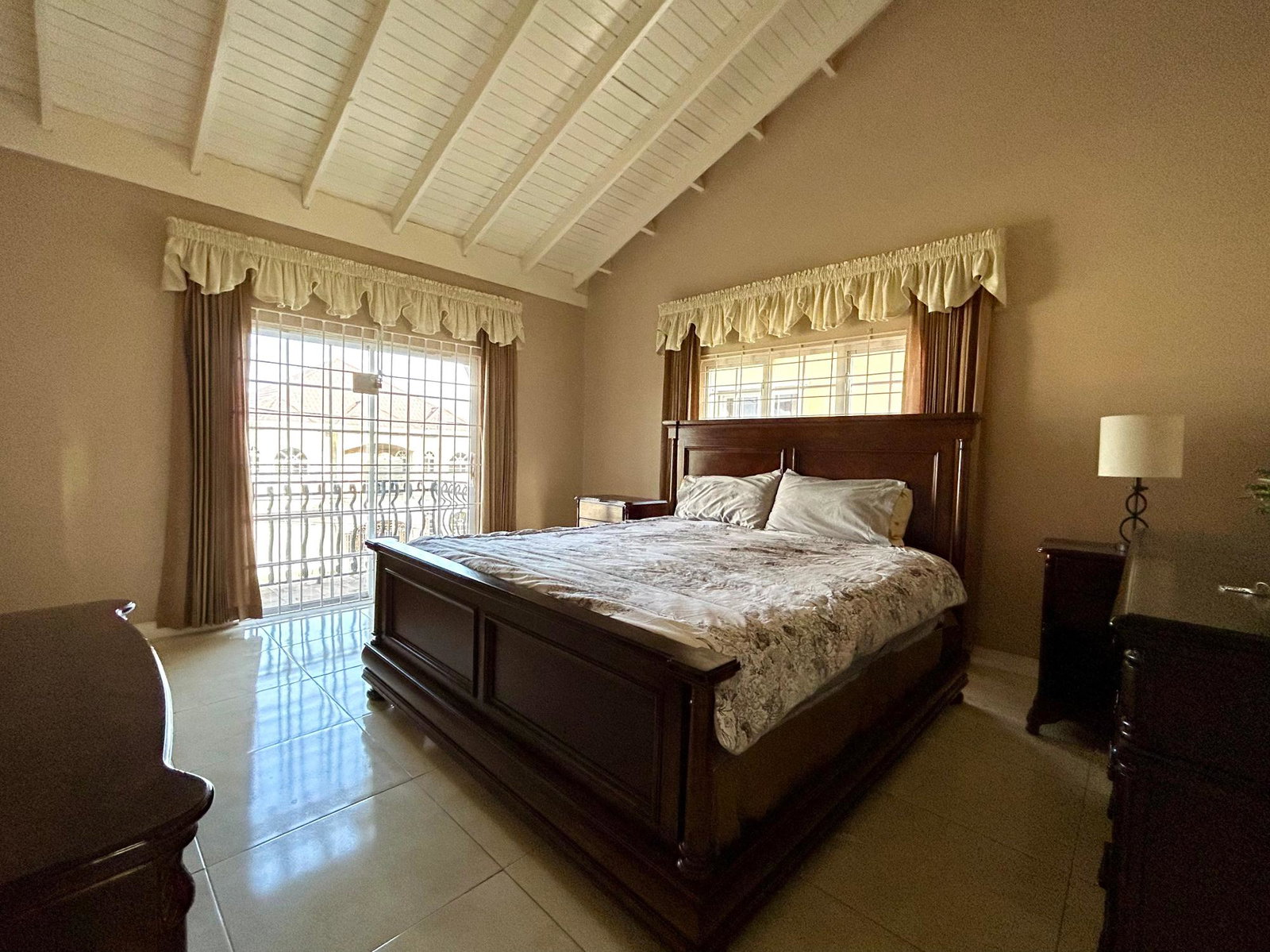 Spacious-4-Bedroom-House-for-Rent-in-East-Ingleside-Mandeville-Jamaica Twelfth image of 4 Hoofatt dr East Ingleside in Mandeville, Manchester, Jamaica - property is For Rent