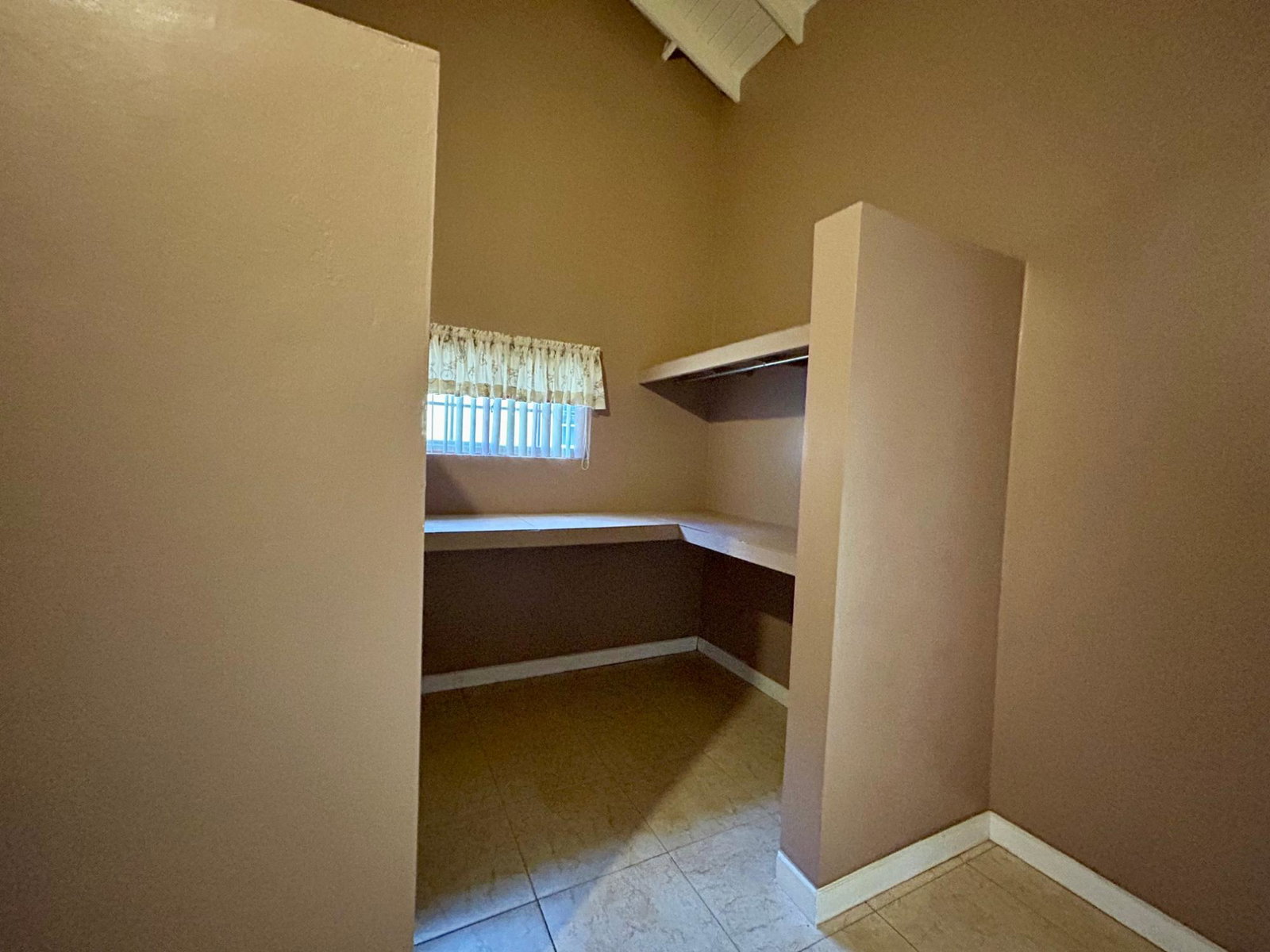 Spacious-4-Bedroom-House-for-Rent-in-East-Ingleside-Mandeville-Jamaica Thirteenth image of 4 Hoofatt dr East Ingleside in Mandeville, Manchester, Jamaica - property is For Rent