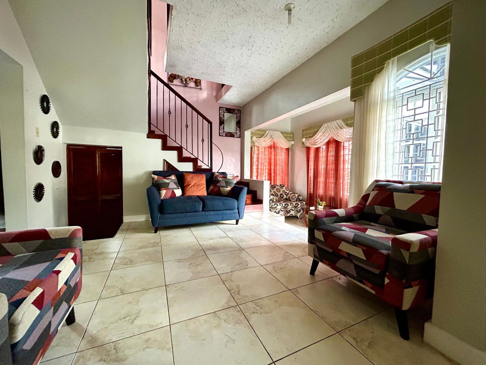 Spacious-4-Bedroom-House-for-Rent-in-East-Ingleside-Mandeville-Jamaica Third image of 4 Hoofatt dr East Ingleside in Mandeville, Manchester, Jamaica - property is For Rent