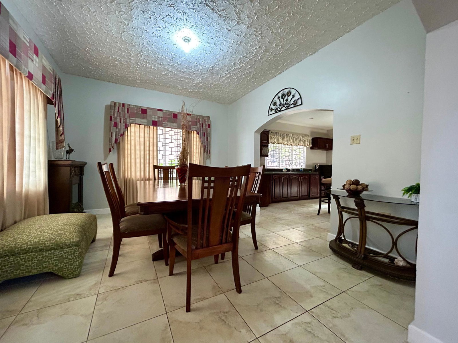 Spacious-4-Bedroom-House-for-Rent-in-East-Ingleside-Mandeville-Jamaica Fourth image of 4 Hoofatt dr East Ingleside in Mandeville, Manchester, Jamaica - property is For Rent