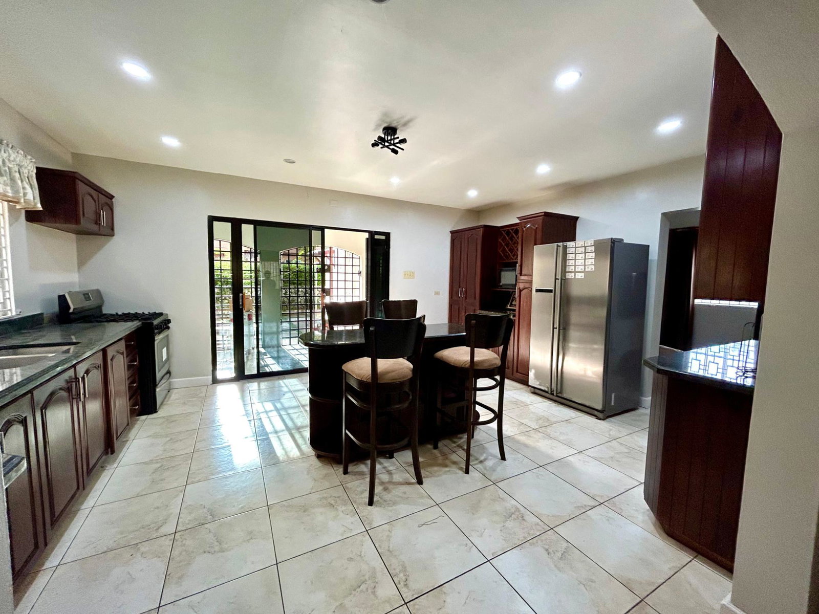 Spacious-4-Bedroom-House-for-Rent-in-East-Ingleside-Mandeville-Jamaica Fifth image of 4 Hoofatt dr East Ingleside in Mandeville, Manchester, Jamaica - property is For Rent