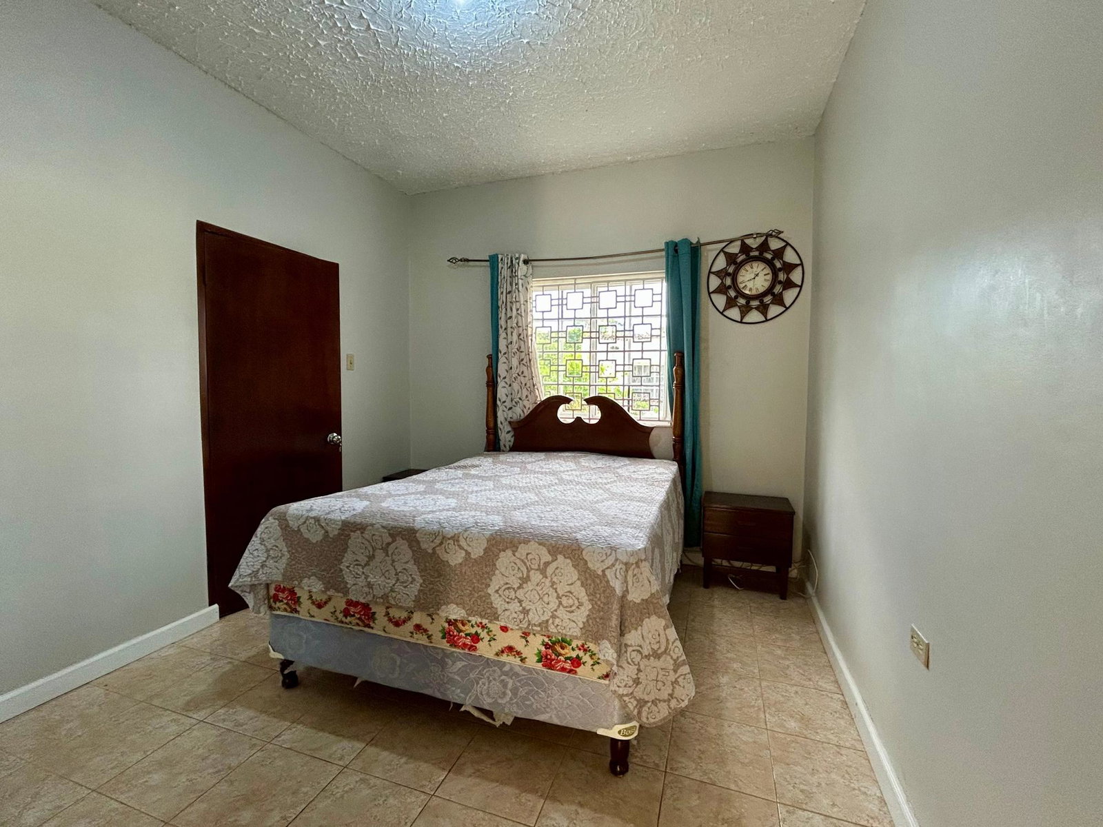 Spacious-4-Bedroom-House-for-Rent-in-East-Ingleside-Mandeville-Jamaica Ninth image of 4 Hoofatt dr East Ingleside in Mandeville, Manchester, Jamaica - property is For Rent