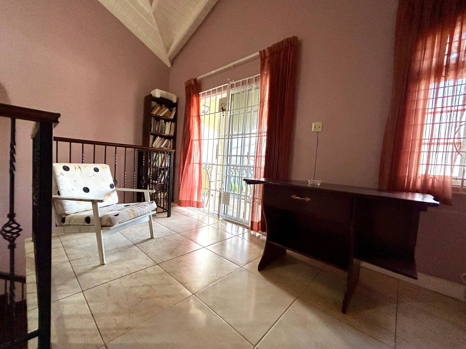 Spacious-4-Bedroom-House-for-Rent-in-East-Ingleside-Mandeville-Jamaica Tenth image of 4 Hoofatt dr East Ingleside in Mandeville, Manchester, Jamaica - property is For Rent