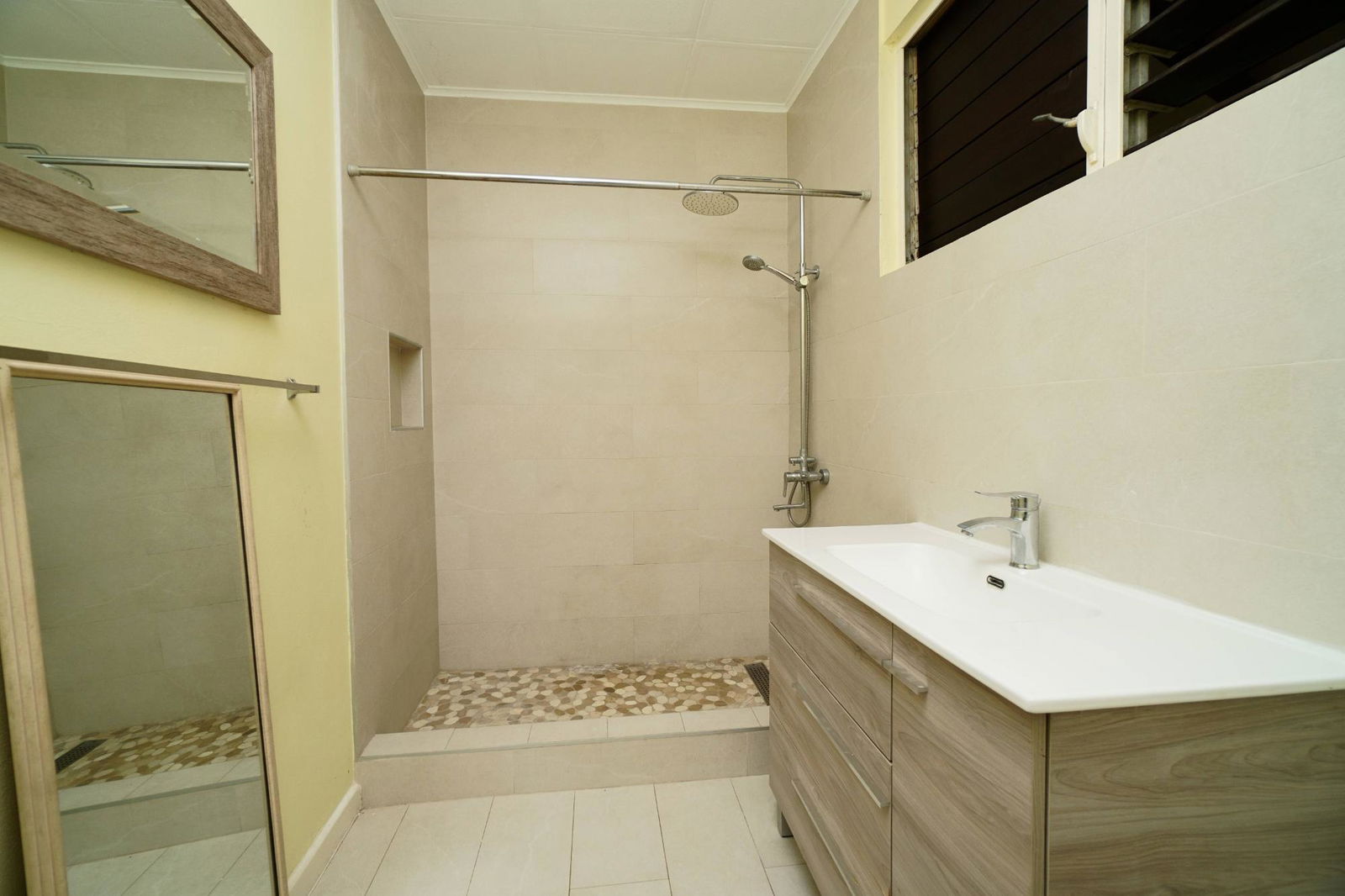 Eighteenth image of 16 East King's House Circle, in Kingston 6, St. Andrew, Jamaica - property is For Rent