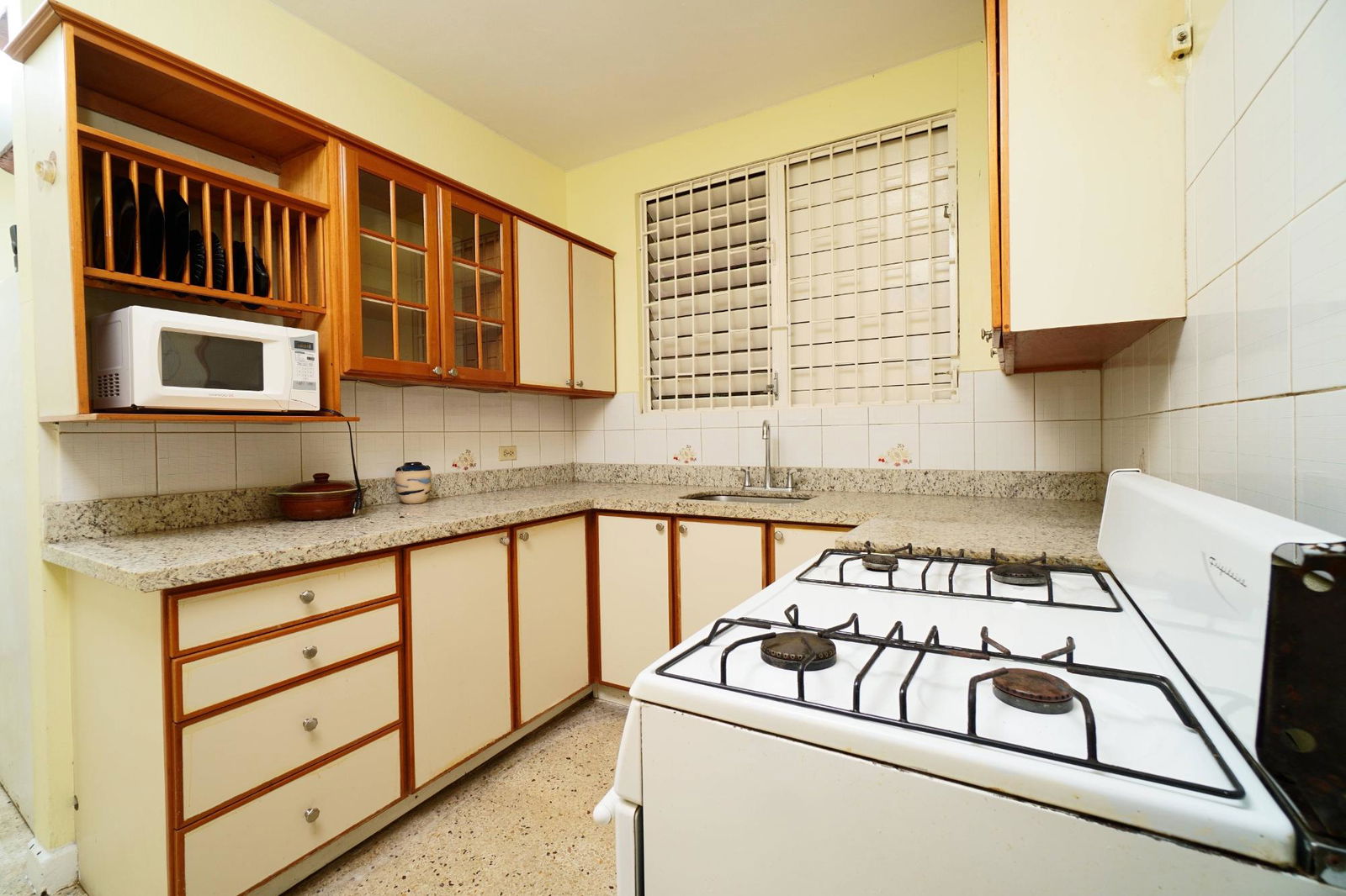 Fifth image of 16 East King's House Circle, in Kingston 6, St. Andrew, Jamaica - property is For Rent