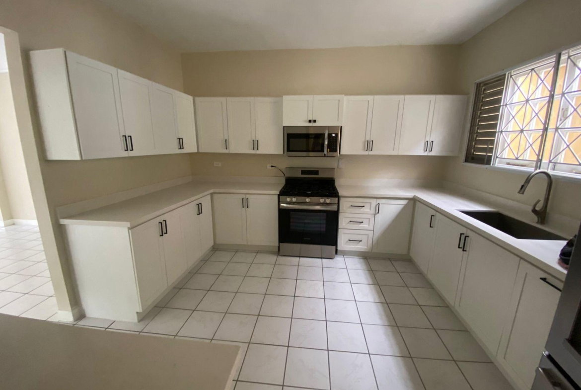 Second image of 6 Pearl Way in Kingston 6, St. Andrew, Jamaica - property is For Rent