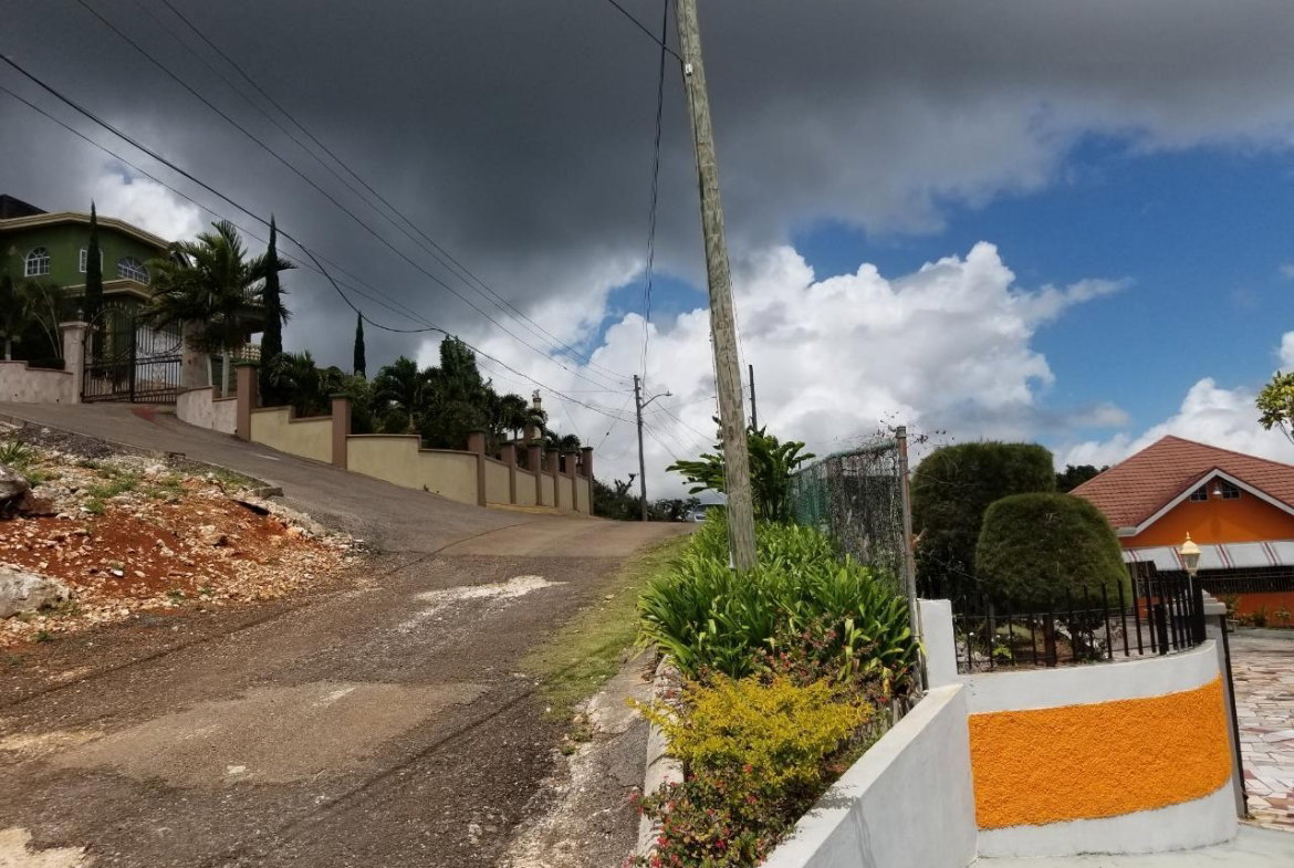 Tenth image of Clandon, Spalding , Manch in Clandon, Manchester, Jamaica - property is For Sale