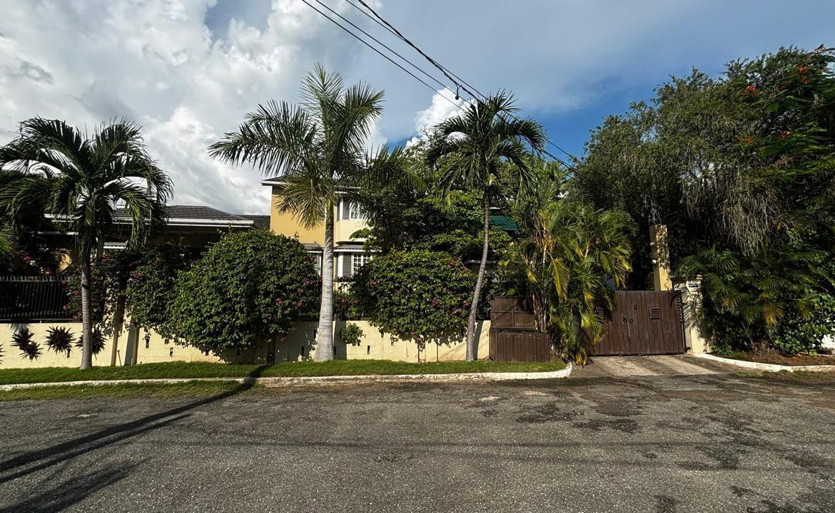 Sixth image of Widcombe Way in Kingston 6, St. Andrew, Jamaica - property is For Sale