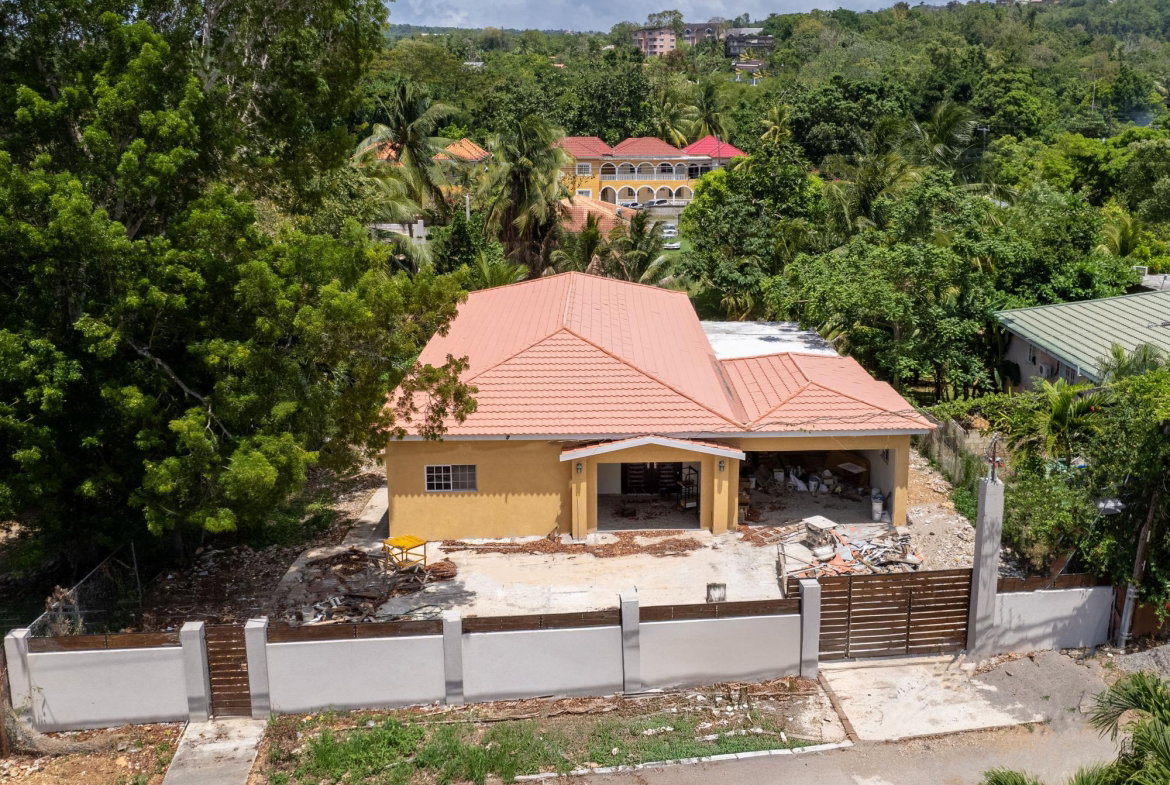 Third image of 35 2 Oak Drive White River in River Oaks, St. Ann, Jamaica - property is For Rent