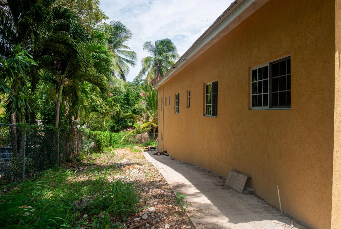 Fourth image of 35 2 Oak Drive White River in River Oaks, St. Ann, Jamaica - property is For Rent