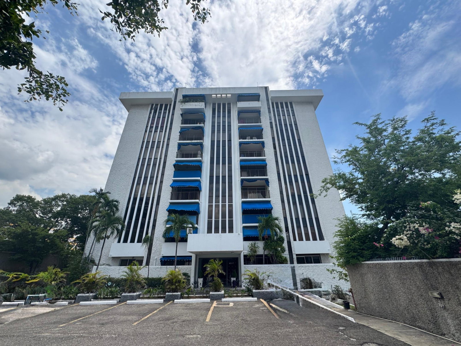Turn-Key-2-Bed-Apartment-for-Rent-in-New-Kingston-St.-Andrew-Jamaica First image of 18-3 Renfrew Road in Kingston 5, St. Andrew, Jamaica - property is For Rent