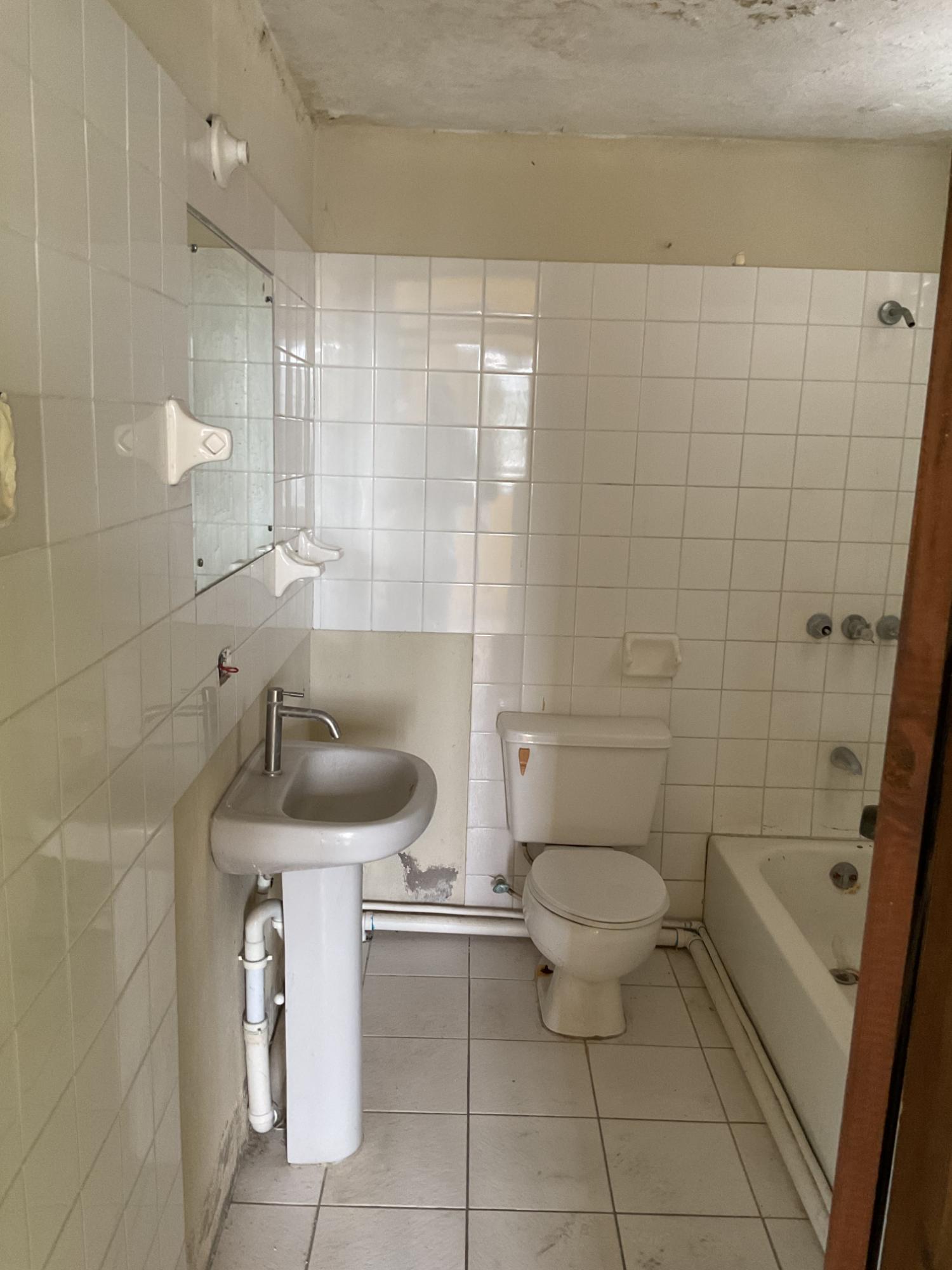 Versatile-4-Bedroom-House-for-Sale-in-Greater-Portmore-St.-Catherine-Jamaica Seventeenth image of 440 se 48w 2 East Greater Portmore in Greater Portmore, St. Catherine, Jamaica - property is For Sale