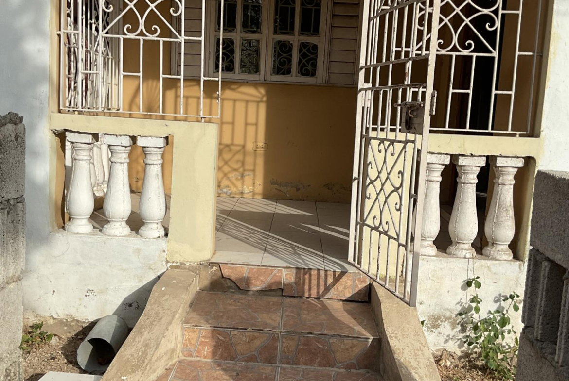 Third image of 440 se 48w 2 East Greater Portmore in Greater Portmore, St. Catherine, Jamaica - property is For Sale