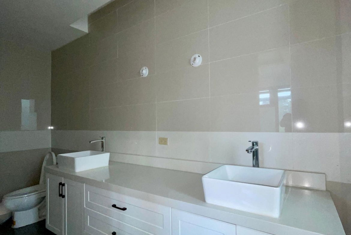 Fourteenth image of 202-39 Wellington Drive in Kingston 6, St. Andrew, Jamaica - property is For Sale