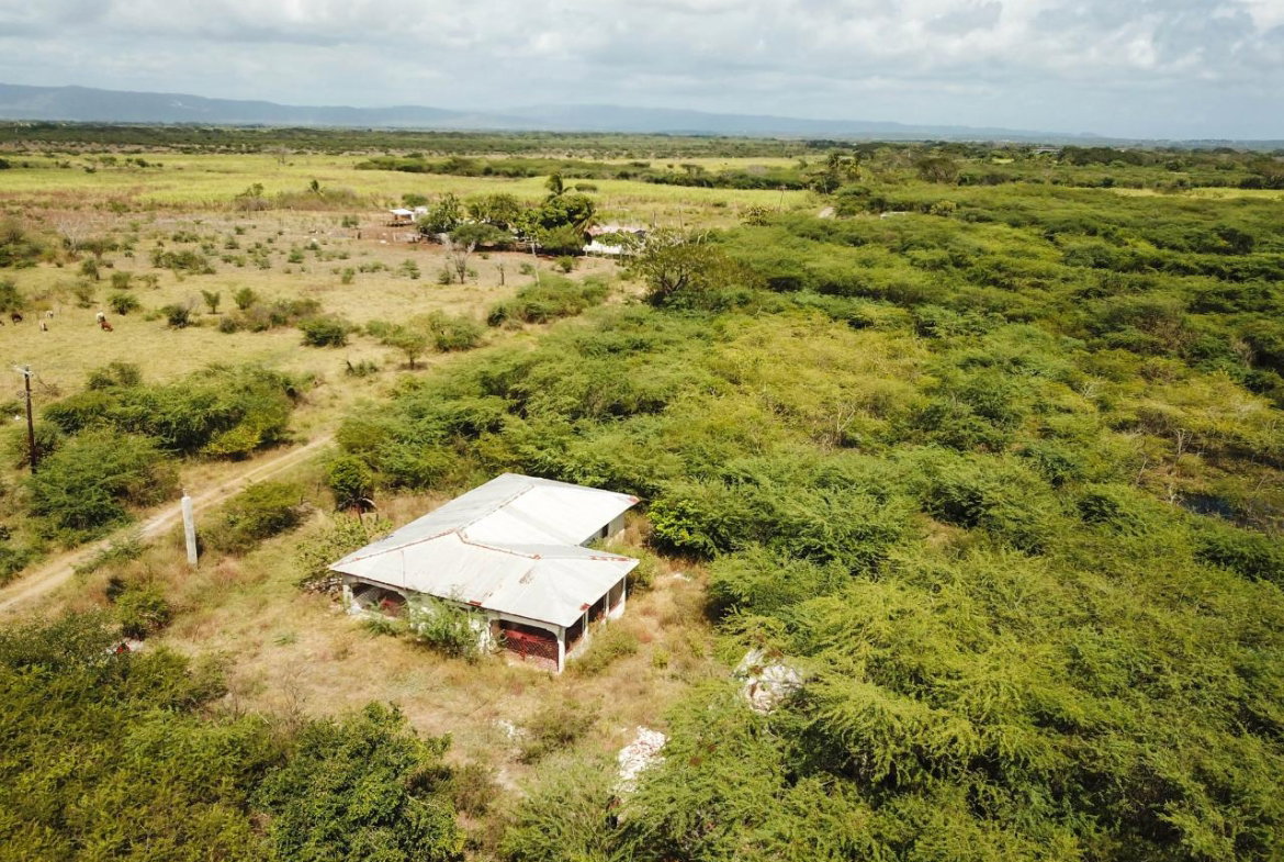 Tenth image of Fort Simonds,vernam Field in Milk River, Clarendon, Jamaica - property is For Sale