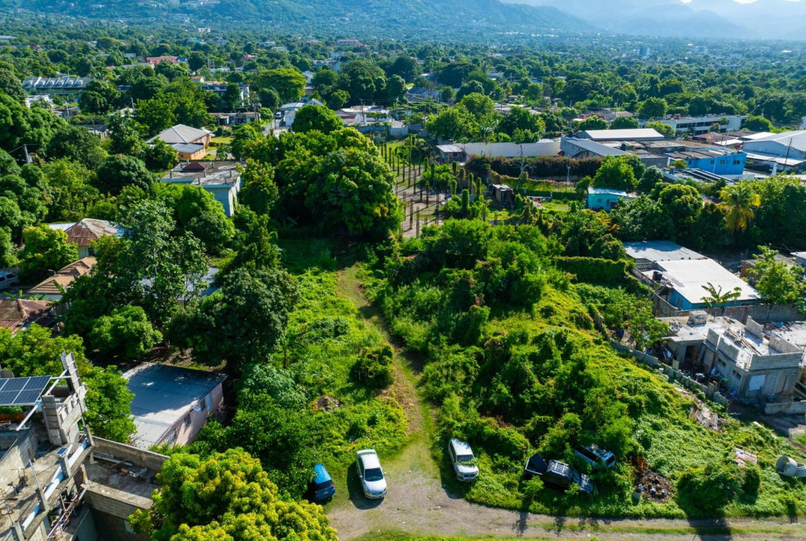 Fourth image of 25 1/2 Charlton Avenue in Kingston 8, St. Andrew, Jamaica - property is For Sale