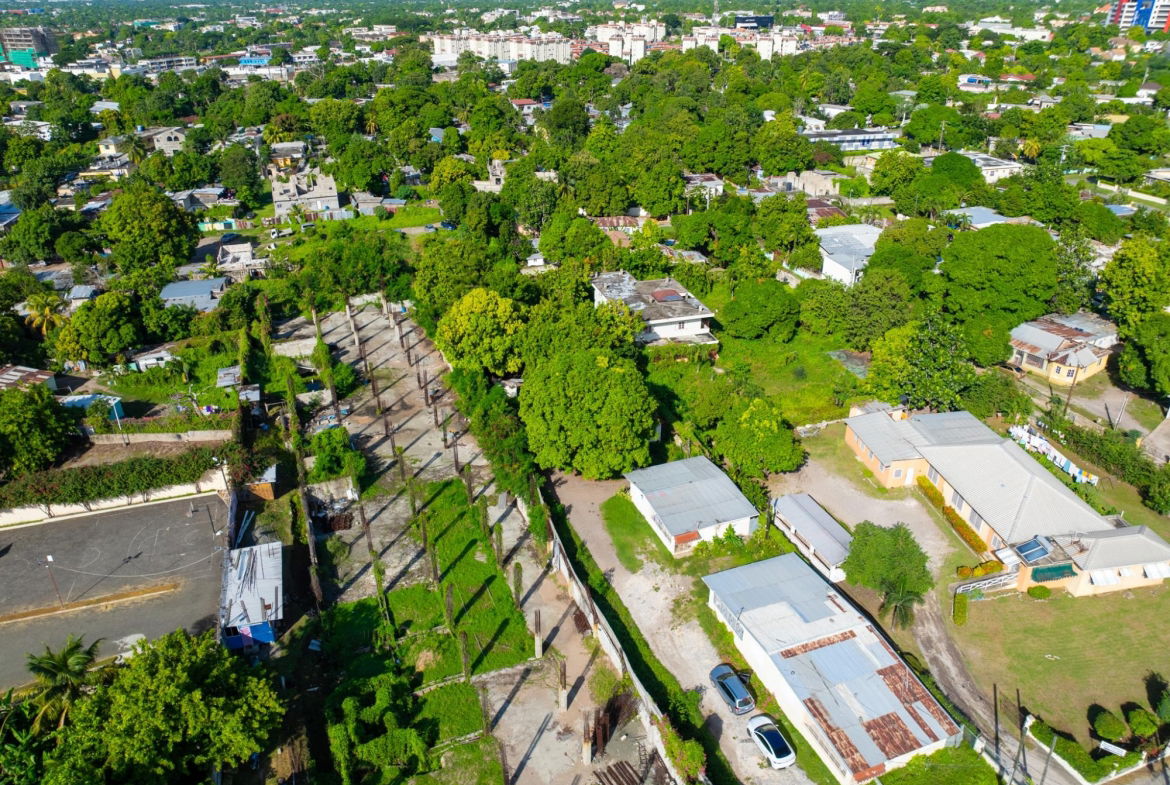 Ninth image of 25 1/2 Charlton Avenue in Kingston 8, St. Andrew, Jamaica - property is For Sale