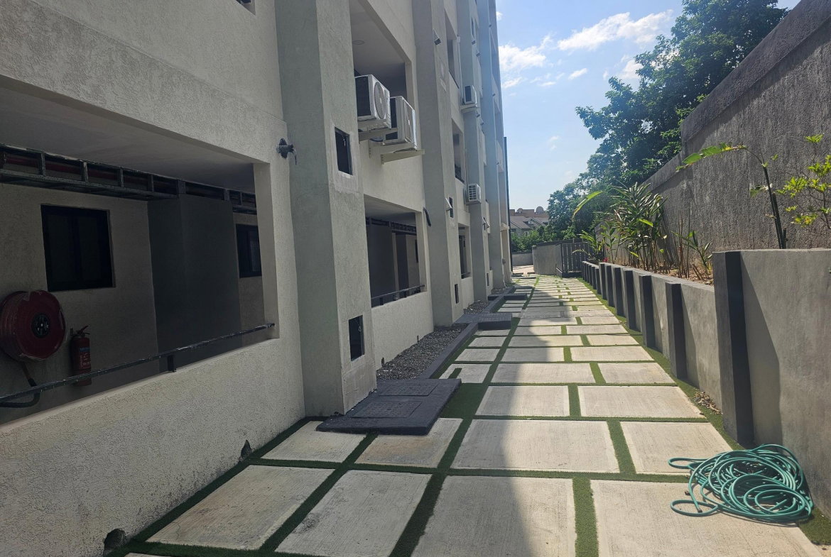 Thirteenth image of 304-12 Dulwich Drive in Kingston 8, St. Andrew, Jamaica - property is For Rent