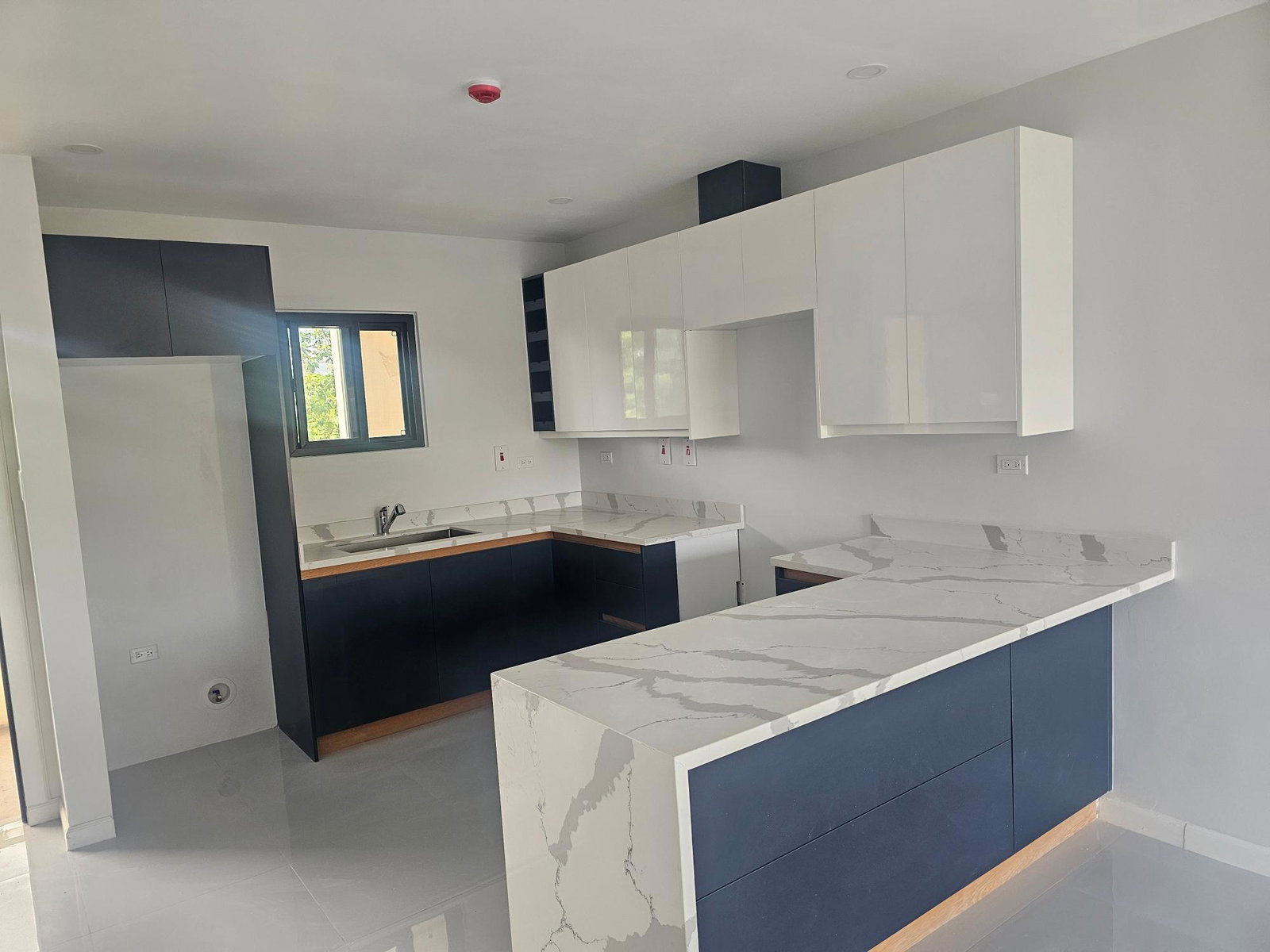 Third image of 304-12 Dulwich Drive in Kingston 8, St. Andrew, Jamaica - property is For Rent