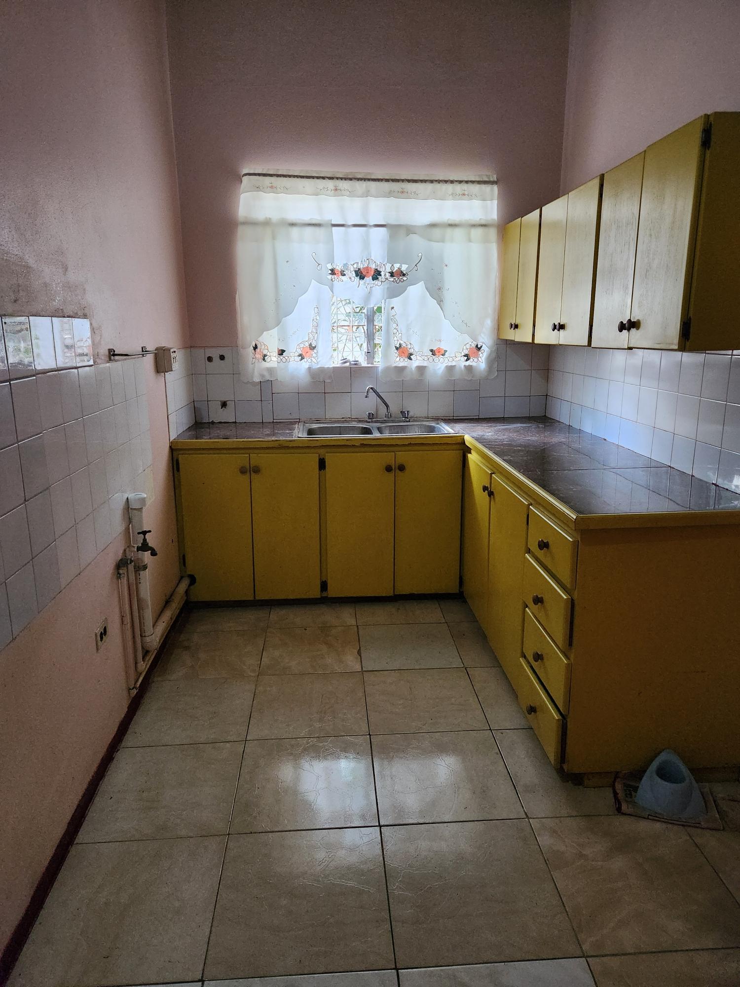 Seventh image of 4 Doyle Close in Kingston 19, St. Andrew, Jamaica - property is For Rent