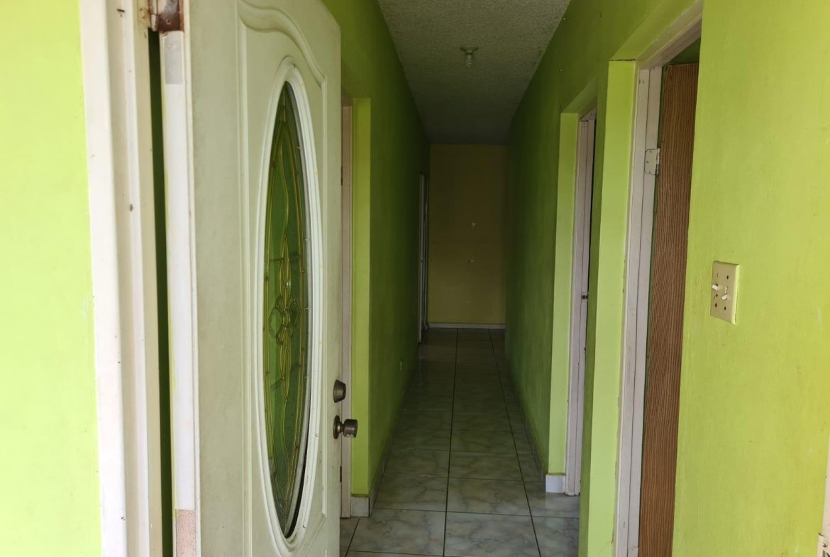 Second image of 1-2 Laura Crescent in Spanish Town, St. Catherine, Jamaica - property is For Rent