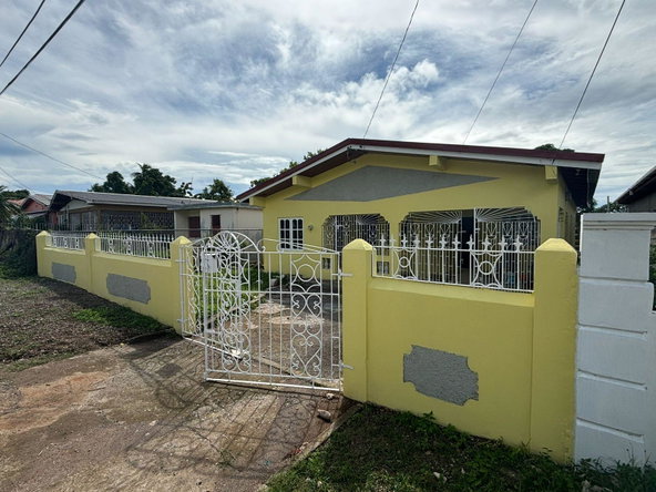 Sixth image of Circle Drive/glenmuir Hou in May Pen, Clarendon, Jamaica - property is For Rent