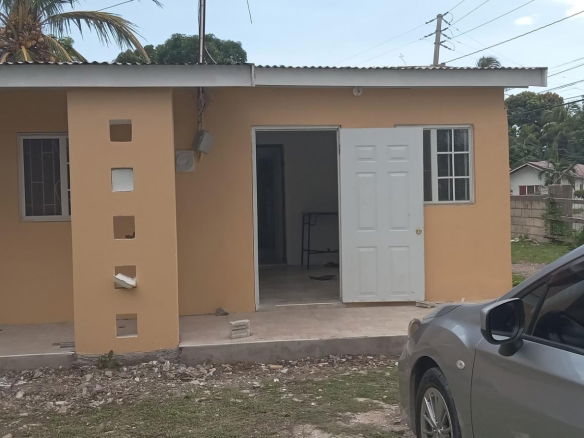 First image of 17r Federal Road, Sydenham in Sydenham, St. Catherine, Jamaica - property is For Rent