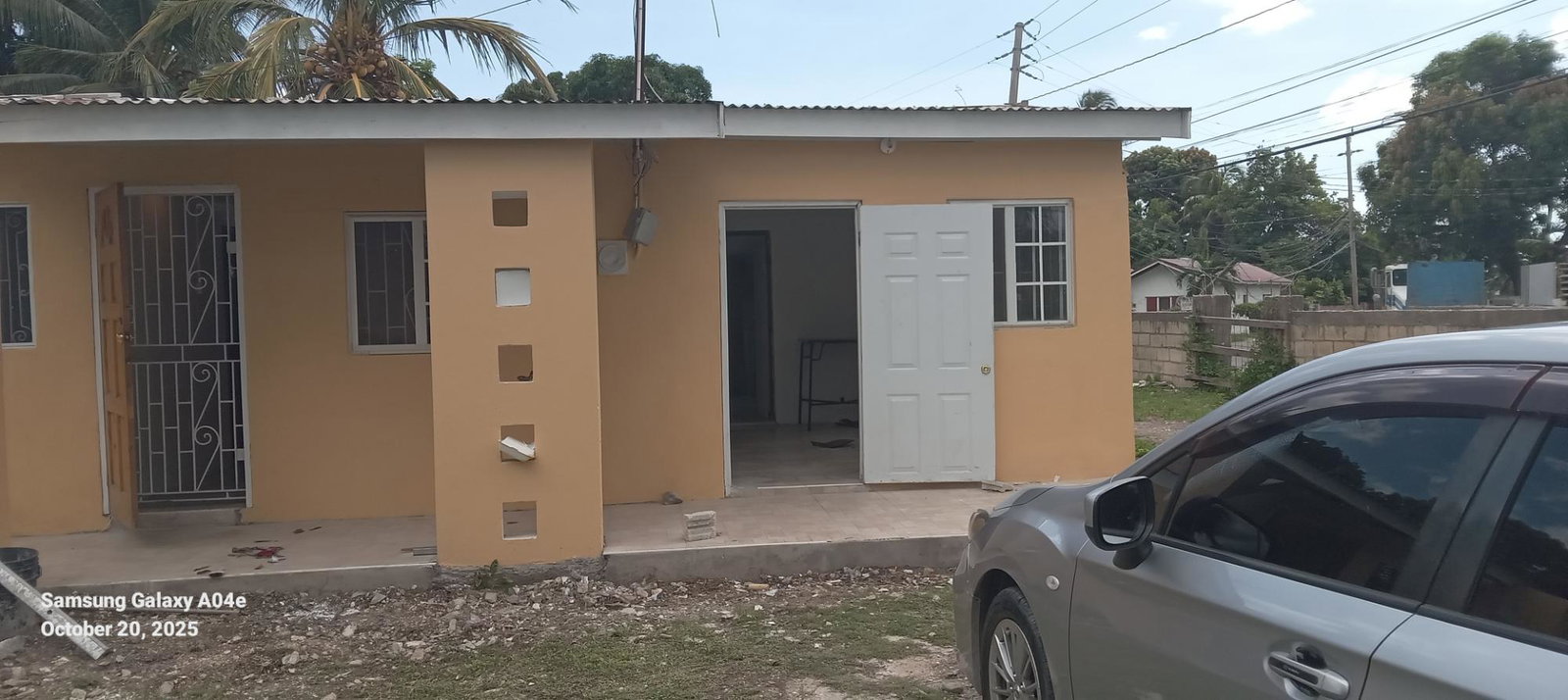 First image of 17r Federal Road, Sydenham in Sydenham, St. Catherine, Jamaica - property is For Rent